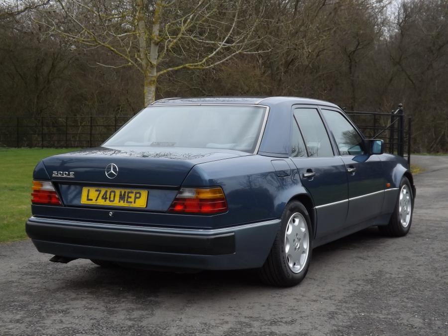  Mercedes-Benz 500E (W124) 1993 года  (фото 14 из 21)